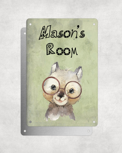 Cute Animal Personalised Name Plaque – Baby Wombat With Brown Glasses | Vintage-Style Green Aluminium Sign for Kids’ Room