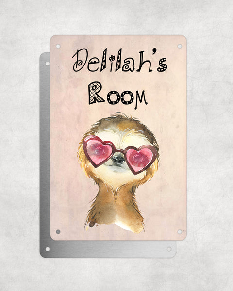 Cute Animal Personalised Name Plaque – Baby Sloth Heart Sunglasses | Vintage-Style Aluminium Sign for Kids’ Room