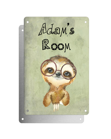 Cute Animal Personalised Name Plaque – Little Sloth With Brown Glasses | Vintage-Style Green Aluminium Sign for Kids’ Room