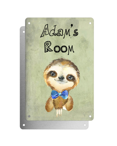 Cute Animal Personalised Name Plaque – Little Sloth With Blue Bow Tie | Vintage-Style Green Aluminium Sign for Kids’ Room