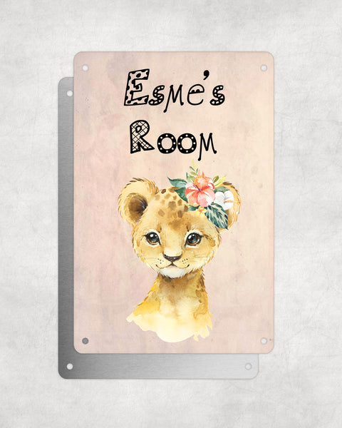 Cute Animal Personalised Name Plaque – Baby Lion With Flower | Vintage-Style Aluminium Sign for Kids’ Room