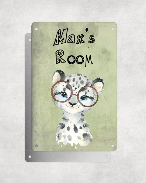 Cute Animal Personalised Name Plaque – Baby Leopard With Brown Glasses | Vintage-Style Green Aluminium Sign for Kids’ Room