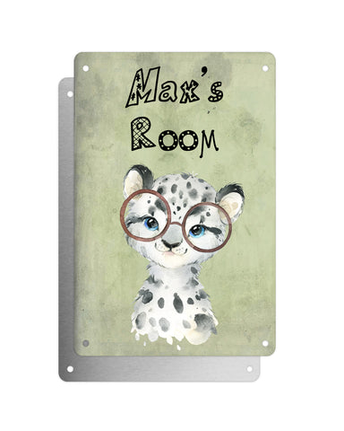 Cute Animal Personalised Name Plaque – Baby Leopard With Brown Glasses | Vintage-Style Green Aluminium Sign for Kids’ Room