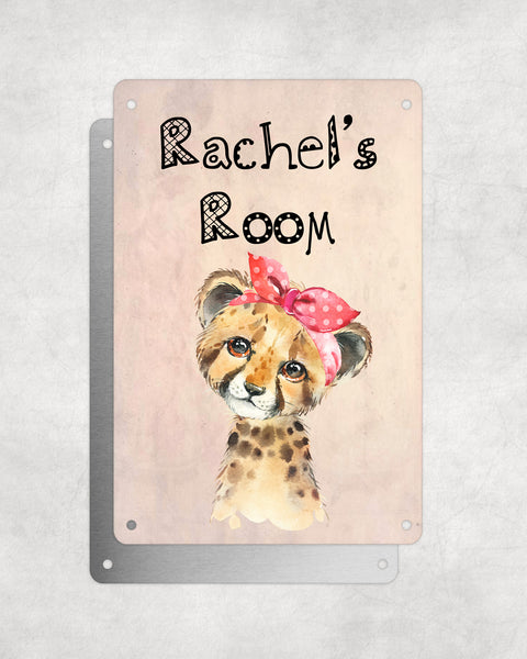 Cute Animal Personalised Name Plaque – Baby Cheetah With Head Tie | Vintage-Style Aluminium Sign for Kids’ Room