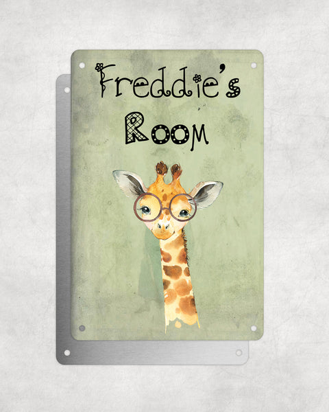 Cute Animal Personalised Name Plaque – Baby Giraffe With Brown Glasses | Vintage-Style Green Aluminium Sign for Kids’ Room