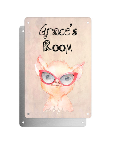Cute Animal Personalised Name Plaque – Baby Pig With Red Glasses | Vintage-Style Aluminium Sign for Kids’ Room