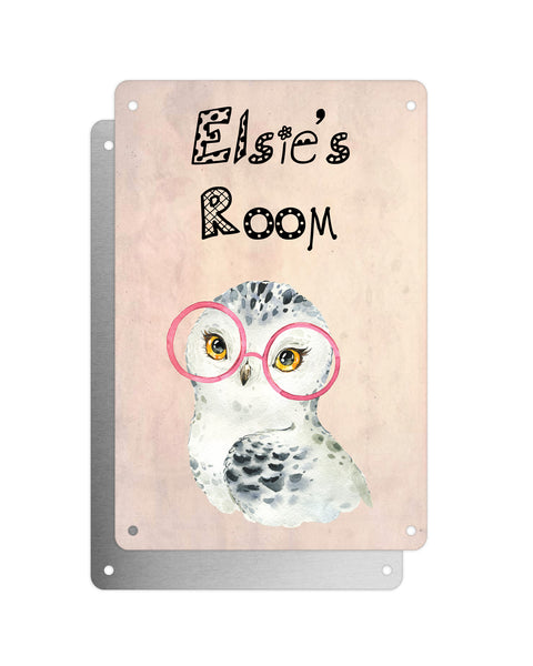 Cute Animal Personalised Name Plaque – Snowy Owl With Pink Glasses | Vintage-Style Aluminium Sign for Kids’ Room