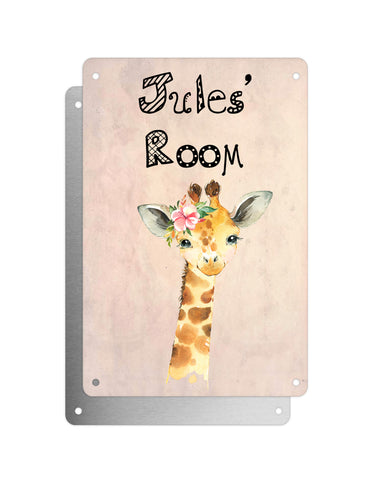 Cute Animal Personalised Name Plaque – Baby Giraffe With Flower | Vintage-Style Aluminium Sign for Kids’ Room