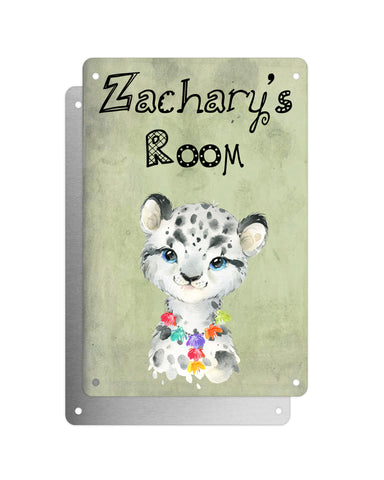 Cute Animal Personalised Name Plaque – Baby Leopard With Hawaiian Lei | Vintage-Style Green Aluminium Sign for Kids’ Room